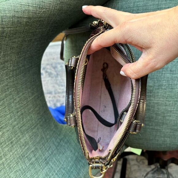 Dooney & Bourke Vintage Crocodile crossbody handle bag.  Dark brown - GUC. - Picture 12 of 13